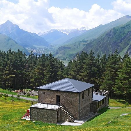 Hotel Crystal Kazbegi Esterno foto