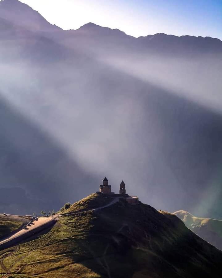 Hotel Crystal Kazbegi Esterno foto
