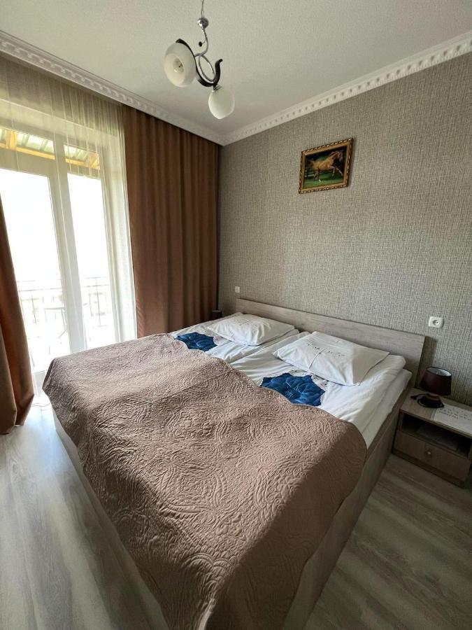 Hotel Crystal Kazbegi Esterno foto