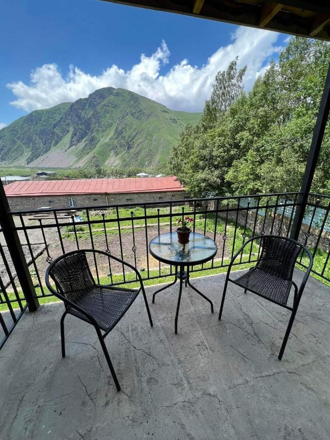 Hotel Crystal Kazbegi Esterno foto